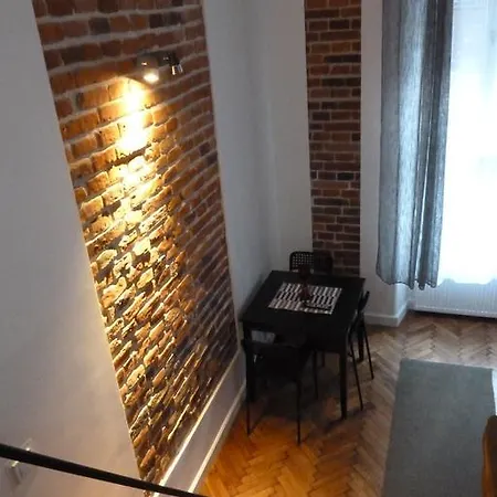 Space Apartment *