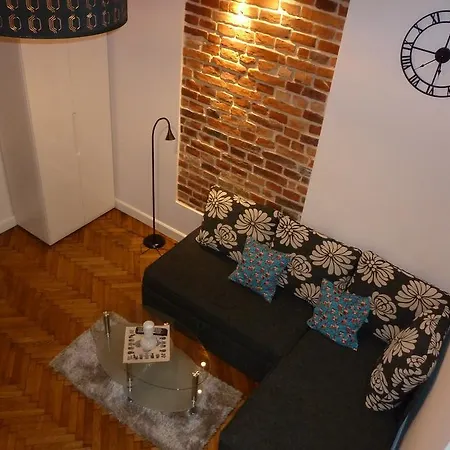 Space Apartment *