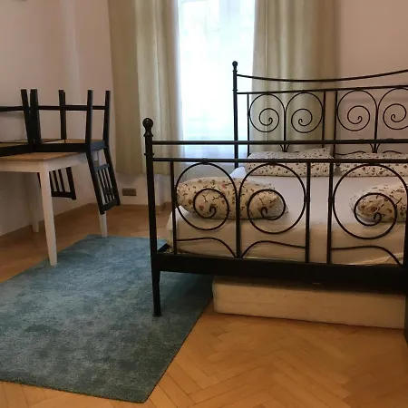 Space Apartment *